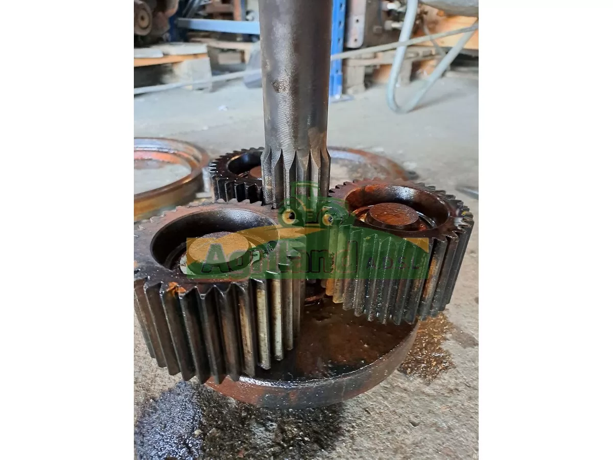 REDUCTEUR ARRIERE JOHN DEERE 5820 (PORTE SATELLITE, SATELLITE, DEMI ARBRE) LP : 1230