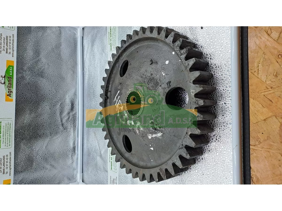 PIGNON LATERAL Z42 KUHN LP : 1676