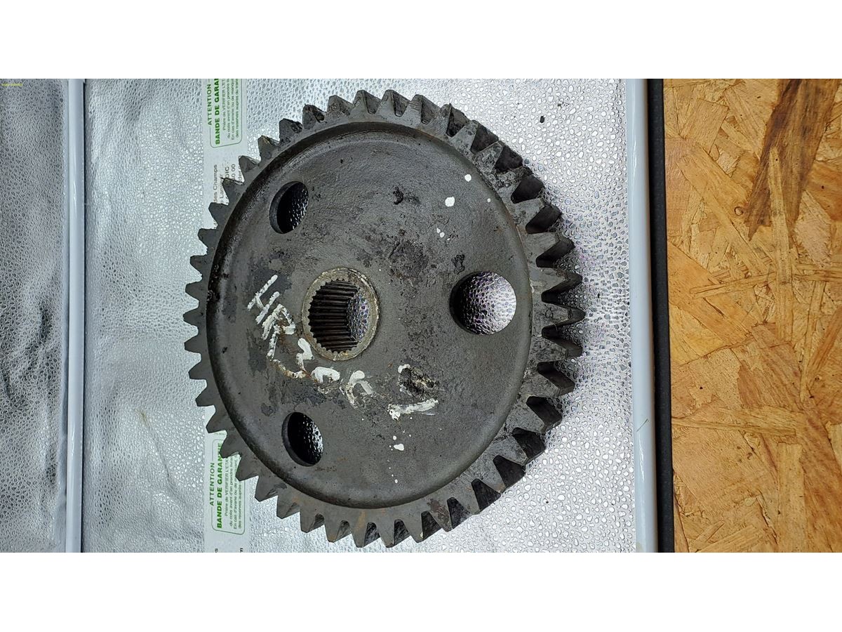 PIGNON LATERAL Z42 KUHN LP : 1827