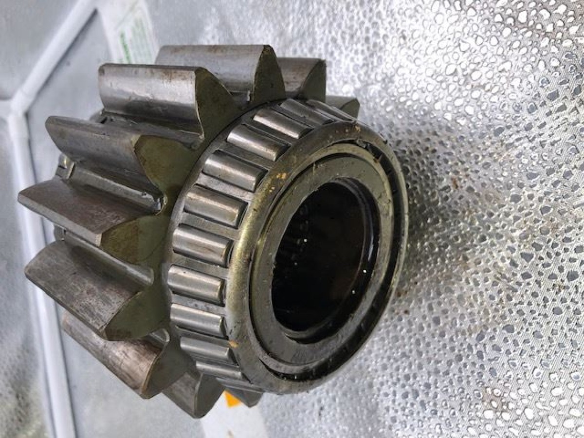 PIGNON LATERAL Z15 LP : 525