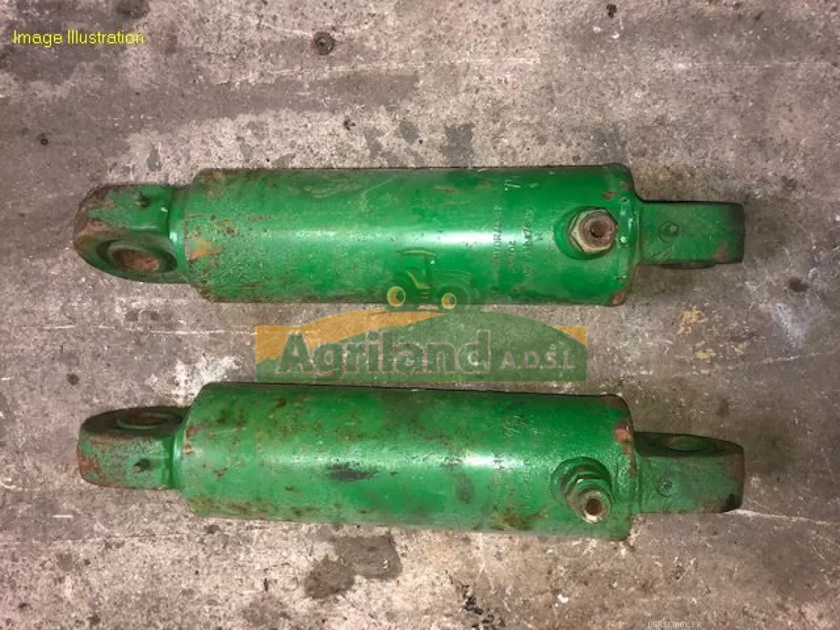 VERIN DE RELEVAGE ARRIERE DROIT ET GAUCHE  LP : 1860