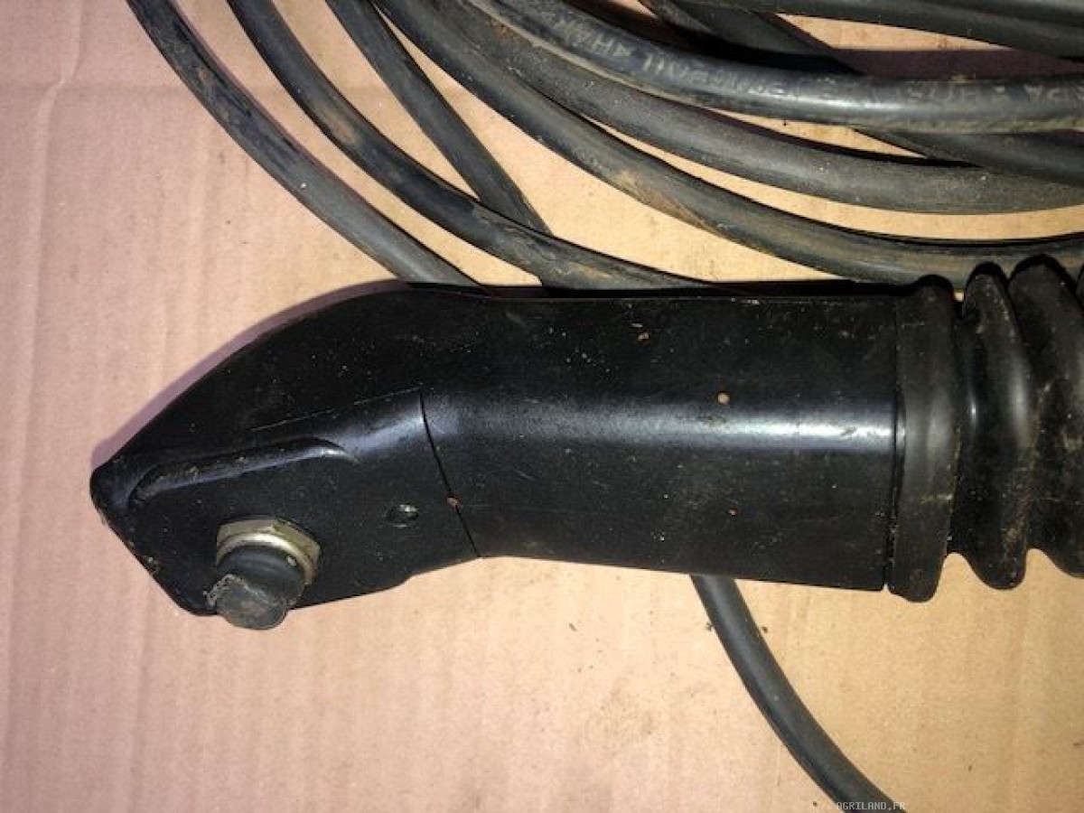 POIGNEE DE COMMANDE  LP : 1233