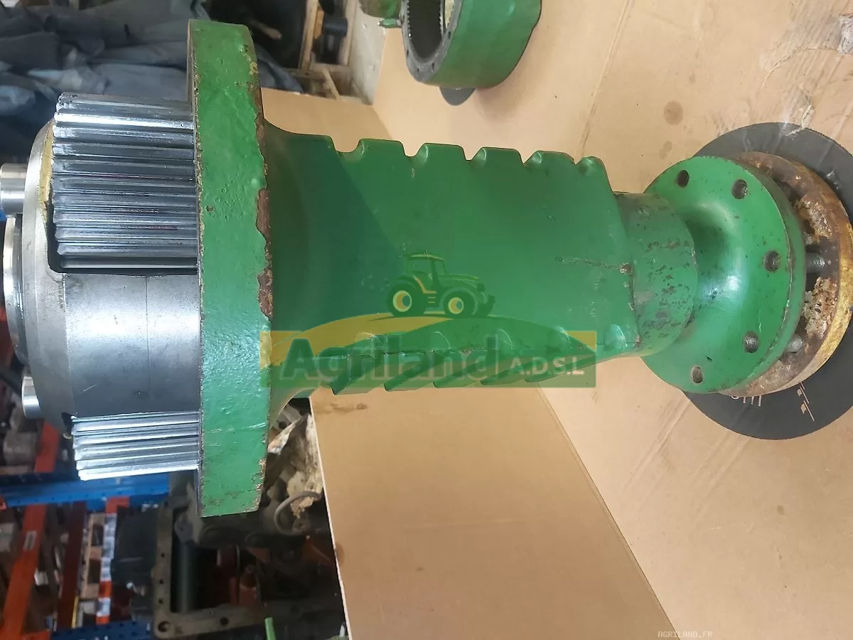 TROMPETTE ARRIERE COMPLETE DROITE ET GAUCHE (TROMPETTE, ARBRE DE ROUE, COURONNE, PORTE SATELLITE, SATELLITE. LP : 1019