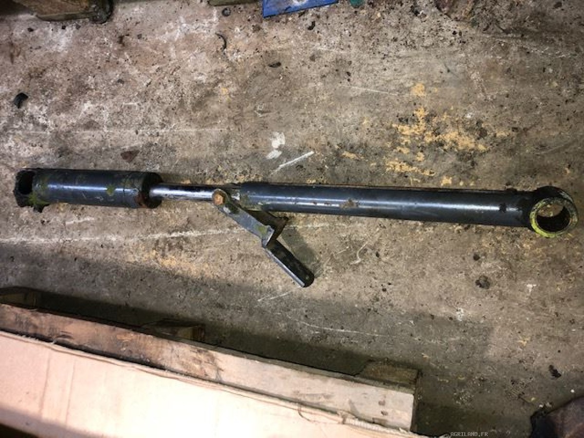 VERIN HYDRAULIQUE  LP : 1864