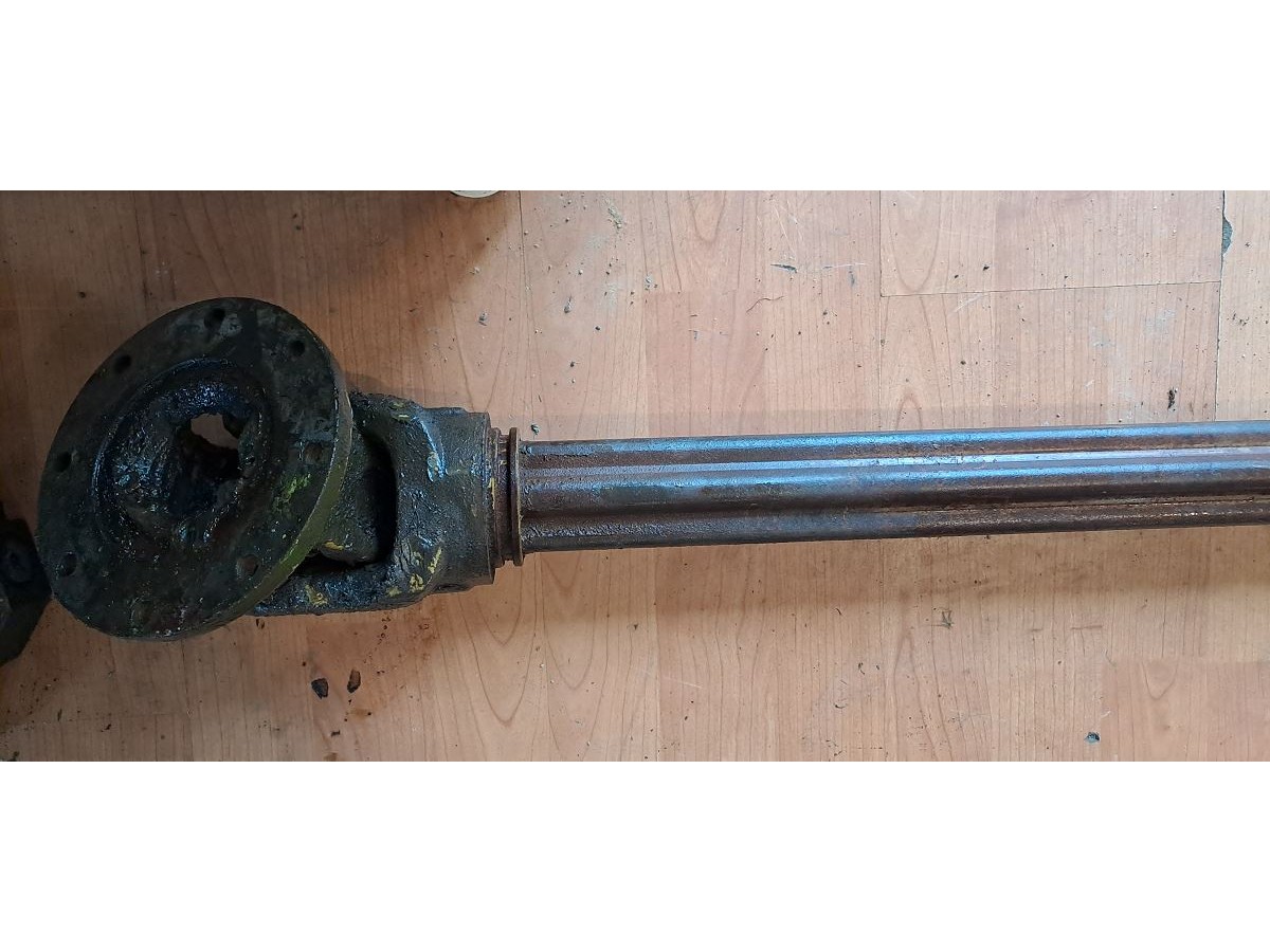 DEMI CARDAN AVEC MACHOIRE A PLATEAU COTE EMBRAYAGE LP : 1815