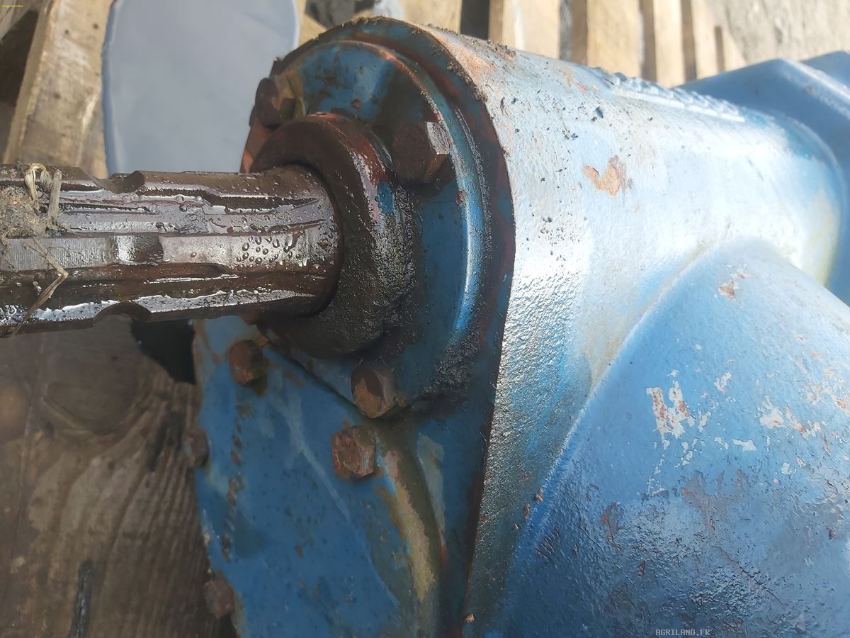 BOITIER RABEWERK AVEC ENTREE 1"3/4 ET SORTIE AR 1"3/8 LP : 897