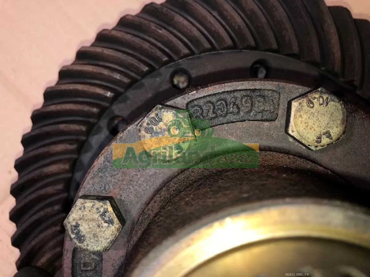 PALIER ET ARBRE ( DE L' ENGRENAGE CONIQUE ) LP : 1230