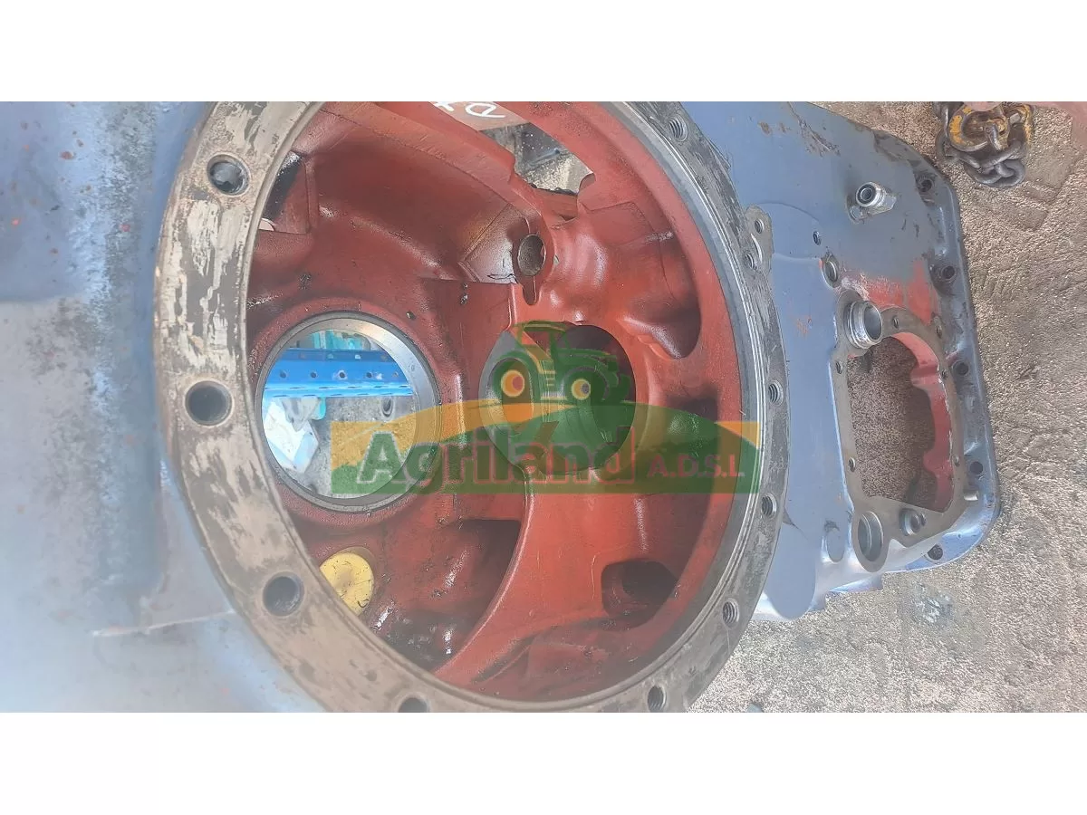 CARTER DE DIFFERENTIEL ET PTO ARRIERE