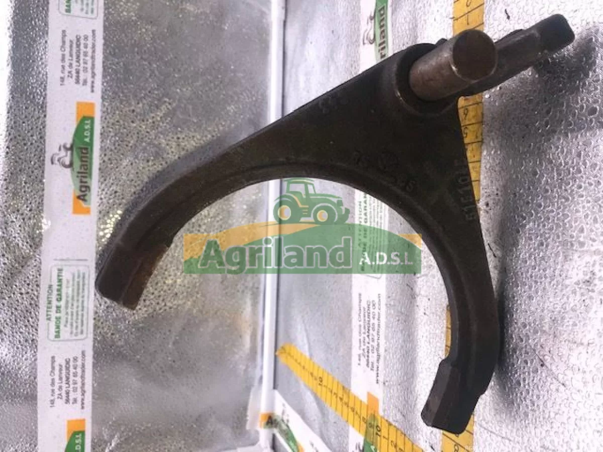 FOURCHETTE DE COMMANDE D'EMBRAYAGE 