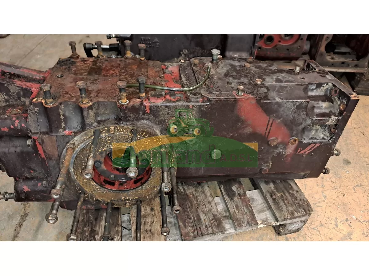 CARTER DE DIFFERENTIEL COMPLET AVEC COUPLE CONIQUE ,DIFFERENTIEL ET BLOC PTO