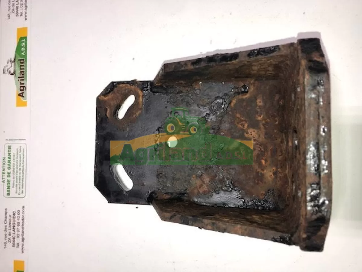 SUPPORT D'AILE AVANT