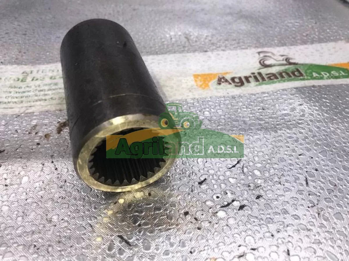 RACCORD CANNELÉ DE LA POMPE À HUILE 