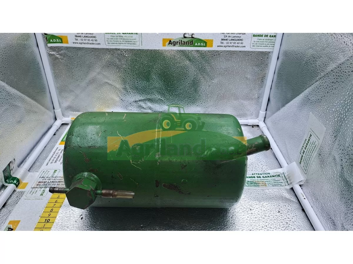 RESERVE D HUILE HYDRAULIQUE ET BOUCHON