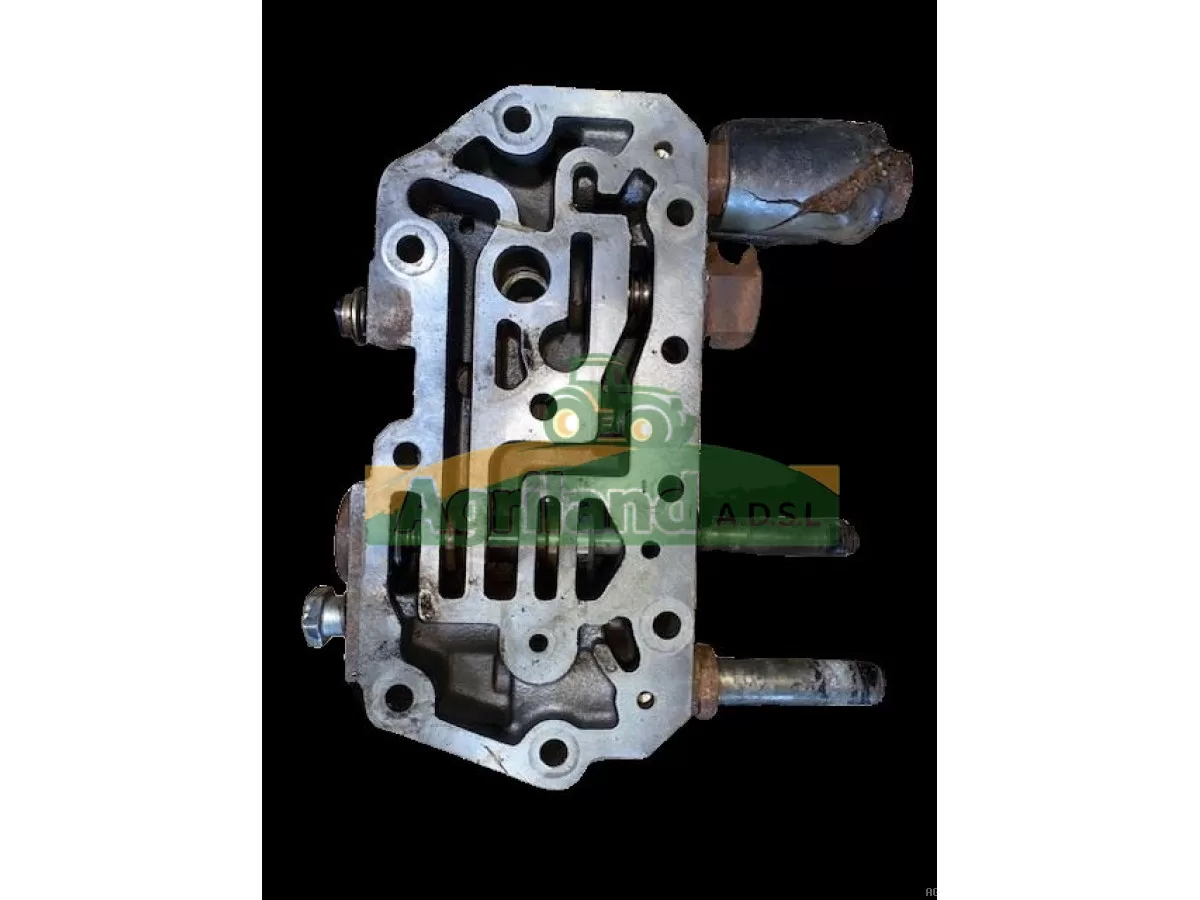 DISTRIBUTEUR AVEC SOUPAPE 