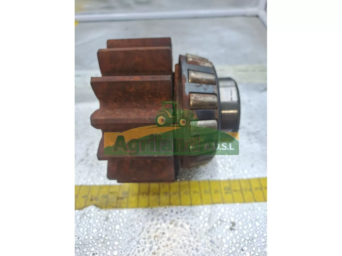 PIGNON SUPERIEUR LATERAL Z15