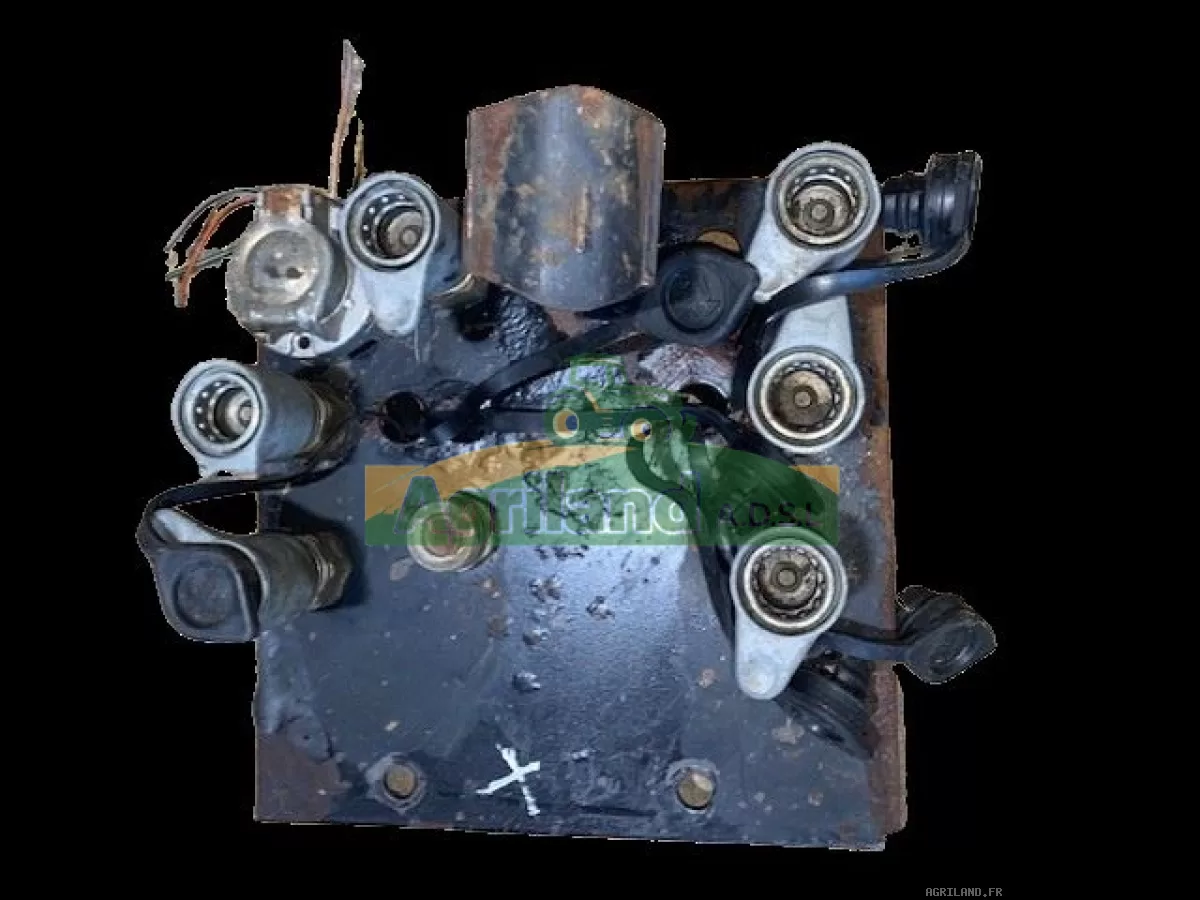 PLAQUE DE SORTIE DE DISTRIBUTEUR 