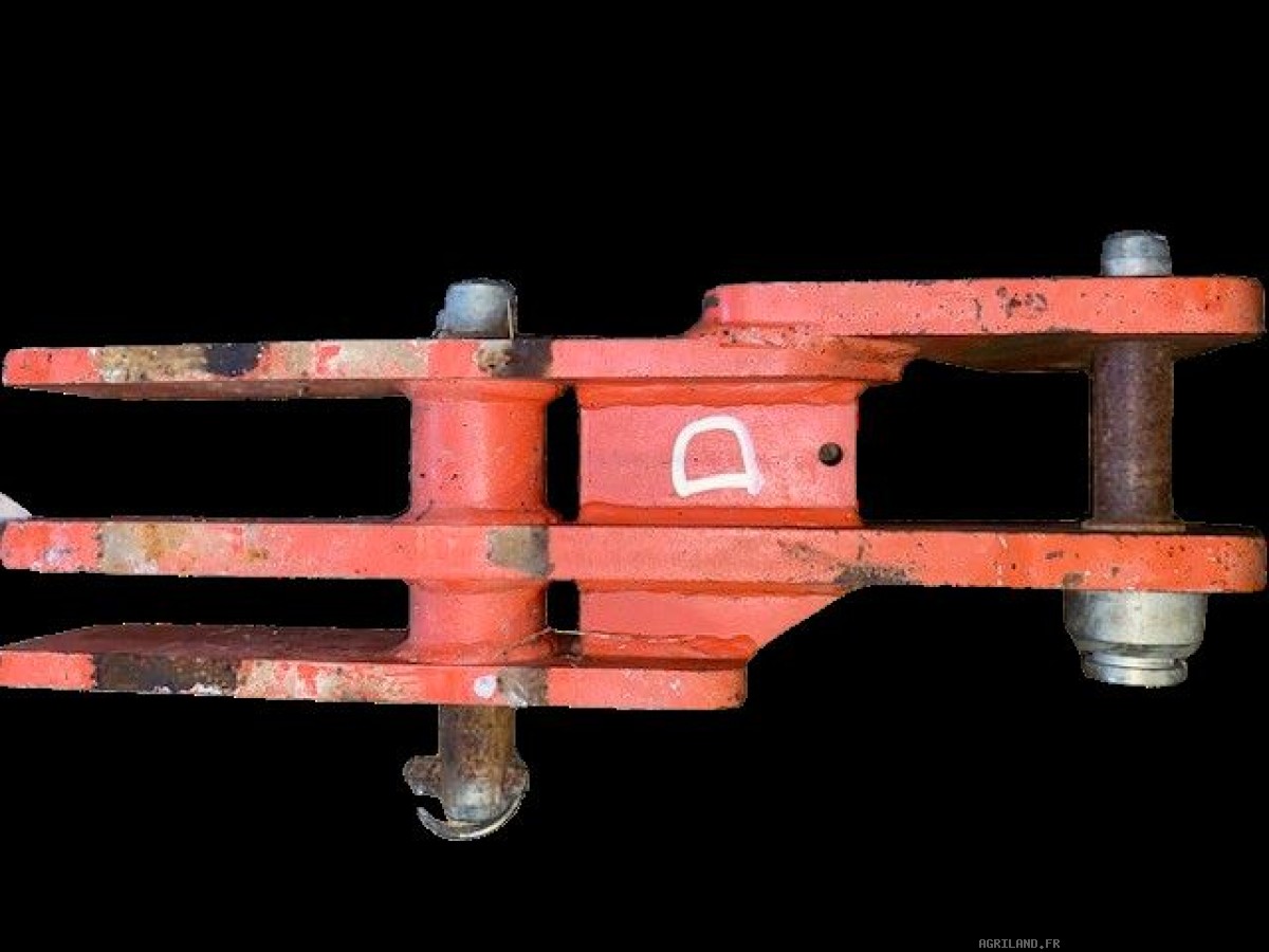 CROCHET DE TRACTION GAUCHE 