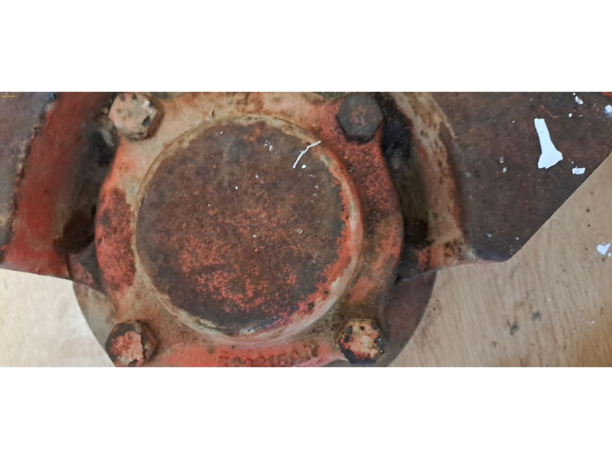 CHAPEAU DE PALIER DROIT