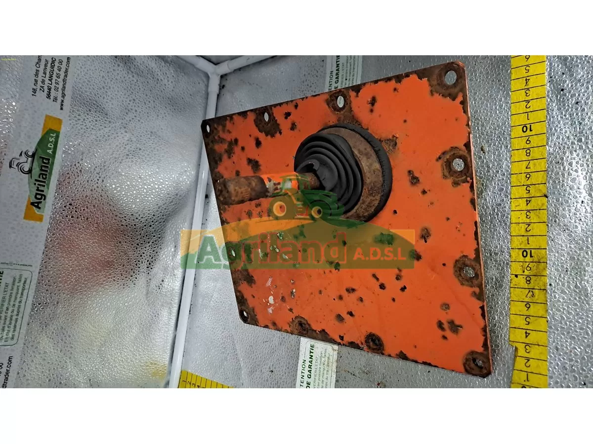 COUVERCLE DE BOITIER AVEC LEVIER DE VITESSE