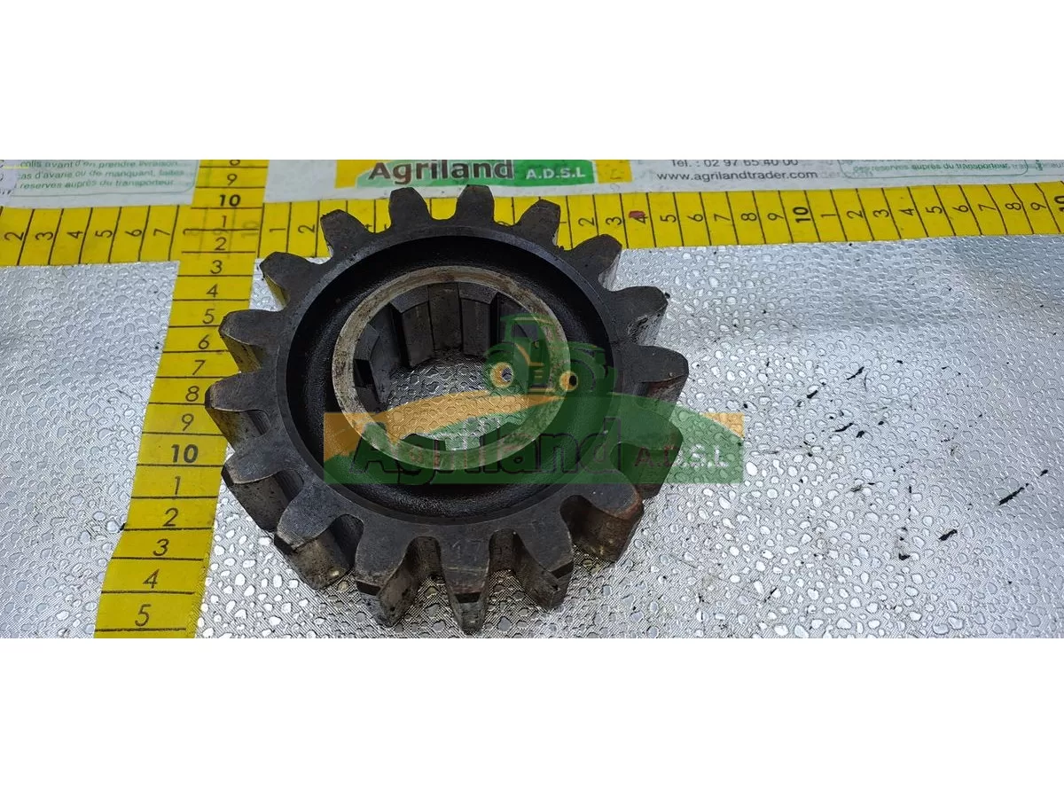 PIGNON DE BOITIER Z17