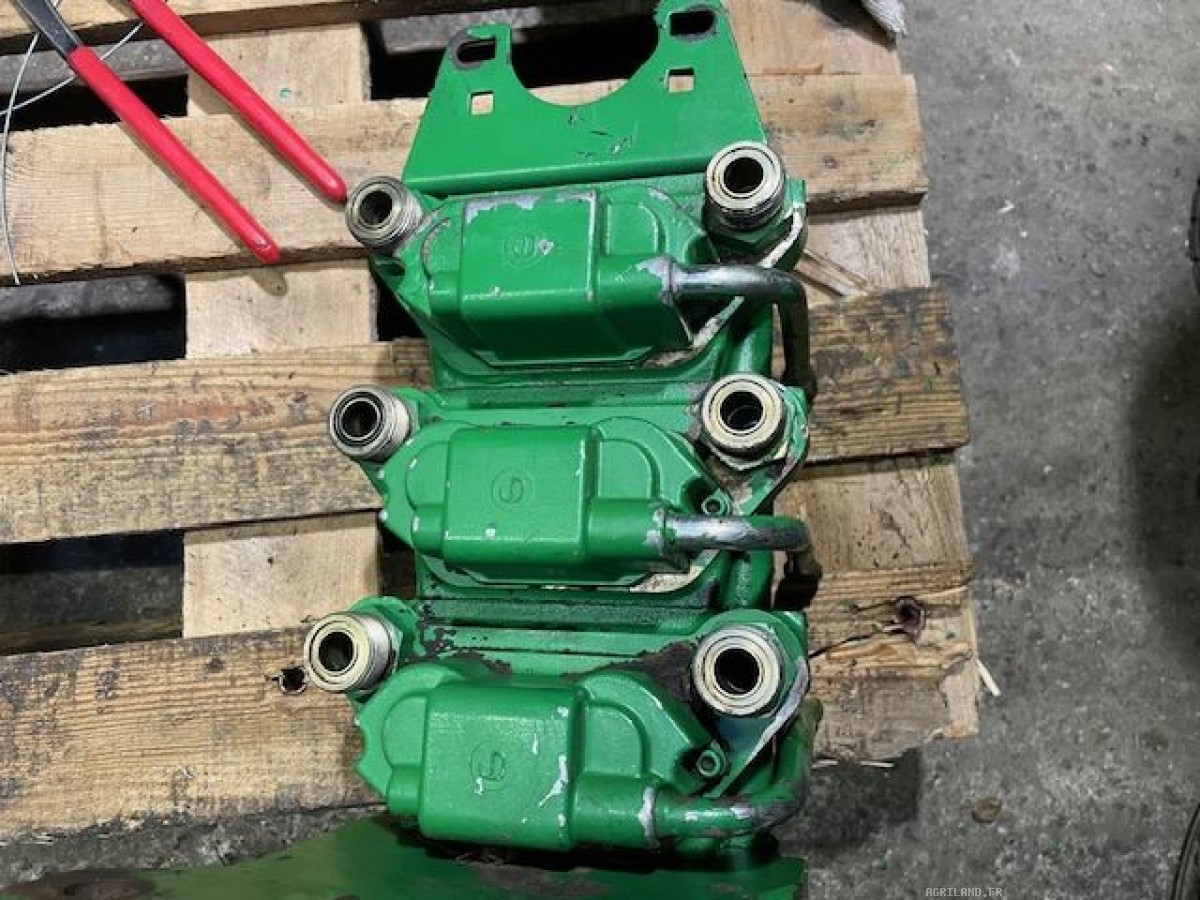 BLOC DE CONDUITE D'HUILE 