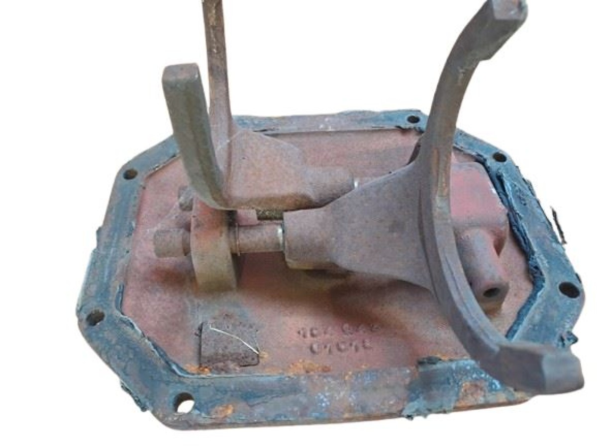 COUVERCLE D ARBRE AVEC AXE ET FOURCHETTES