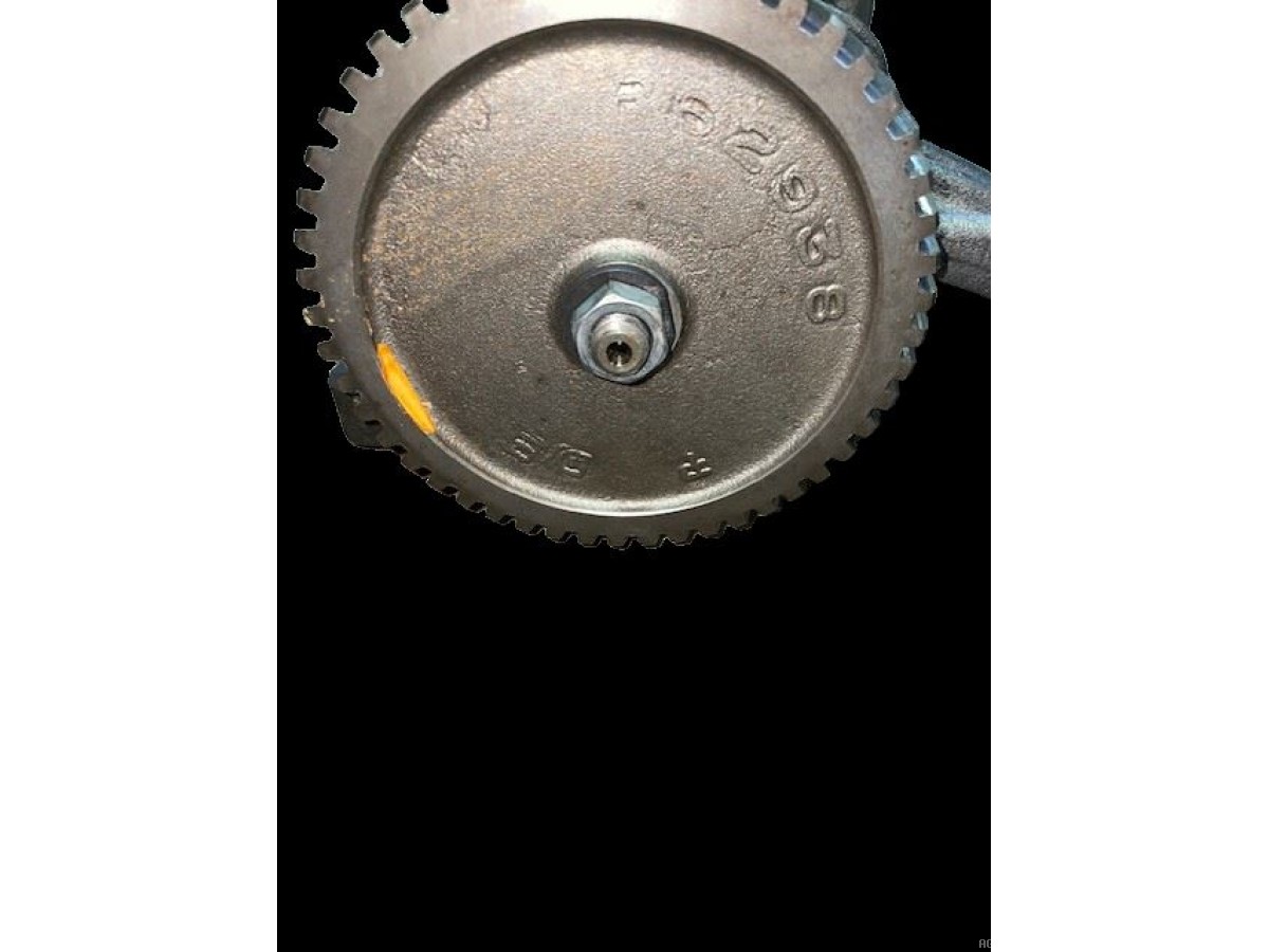 POMPE À HUILE MOTEUR AVEC PIGNON Z49