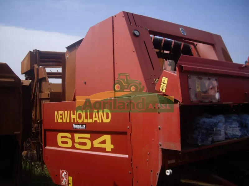 Round Baller New Holland 654