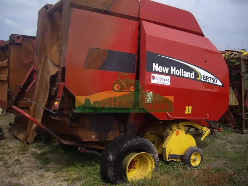 Round Baller New Holland Br750