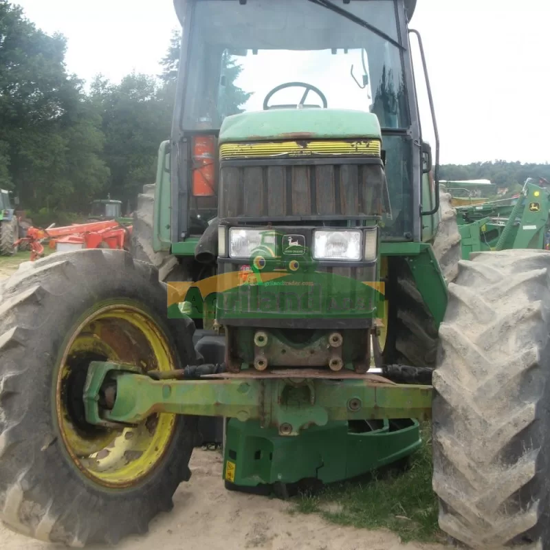 John Deere 6800