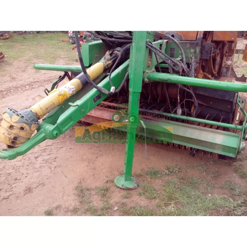 Piece Round Baller John Deere 864