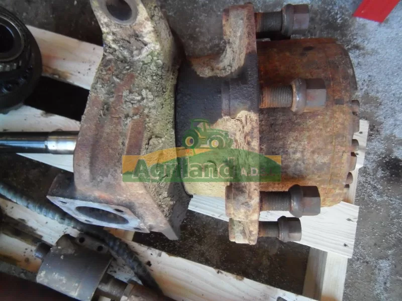 DEUTZ-FAHR Reducteur Pont Avant Deutz Dx 3 70