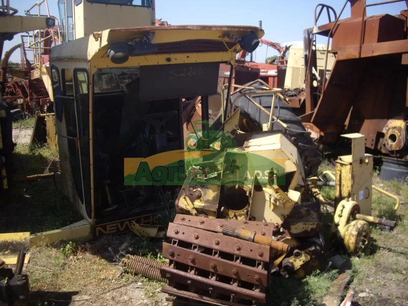 New Holland 2200