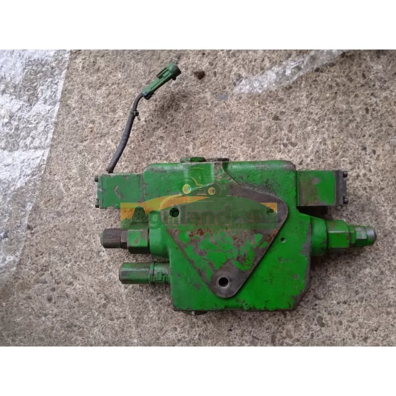 JOHN DEERE Distributeur De Relevage Jd 7710