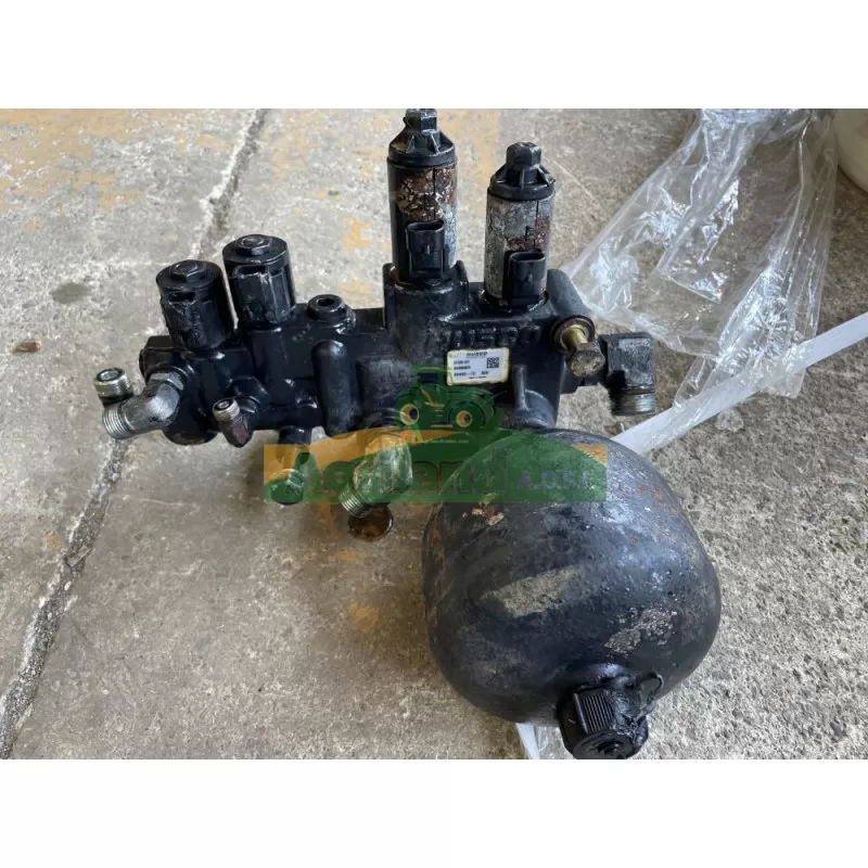 NEW HOLLAND Bloc Hydraulique De Pont Avant Suspendu Nh T6080