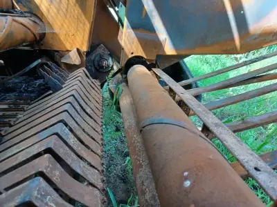 JOHN DEERE 864