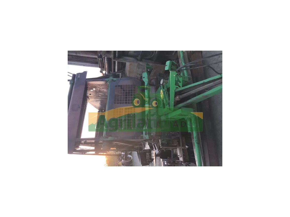 JOHN DEERE 864