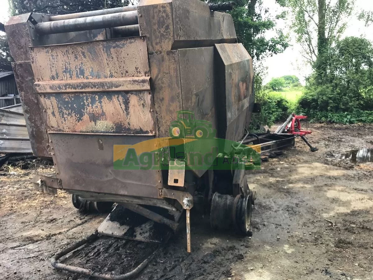NEW-HOLLAND BR 7060