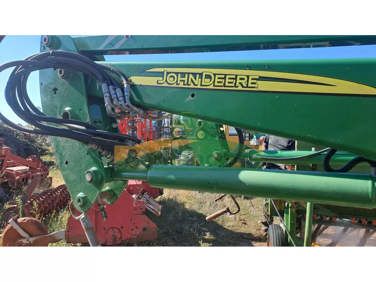 JOHN DEERE — photo 3