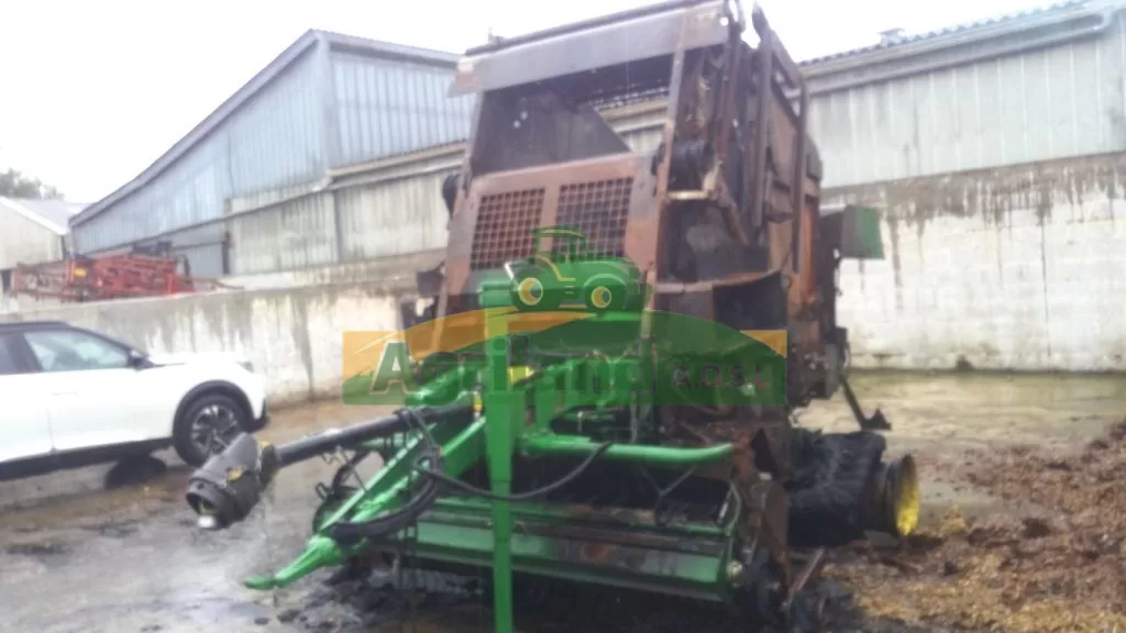 JOHN DEERE 864 EQ-615-KY