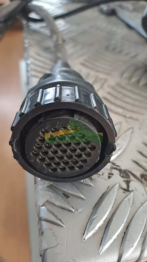 MC HALE V 640 EM-255-KG